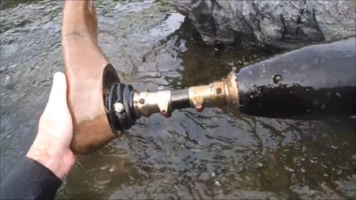 A prosthetic leg. (YouTube/Aquachigger)