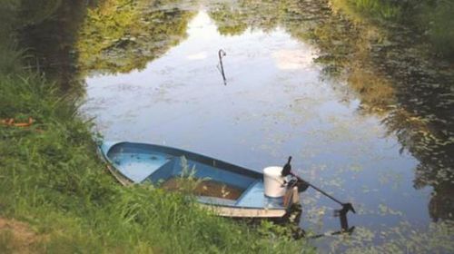 German teen drains pond to recover iPhone, but elaborate plan doesn't float