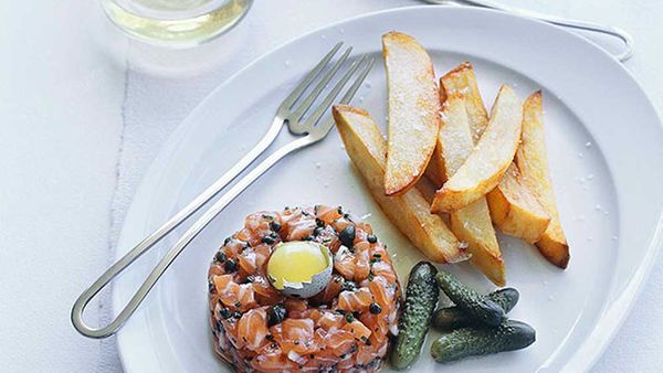 Ocean trout tartare with chips by Andy Harris. Image: Gourmet Traveller