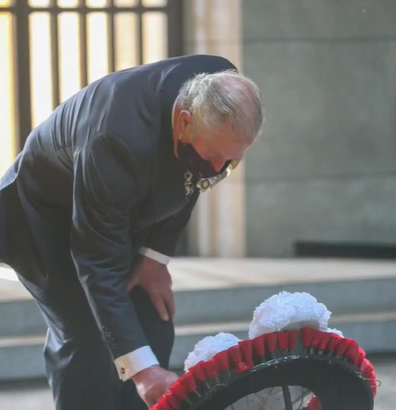 Prince Charles lays wreath in Berlin