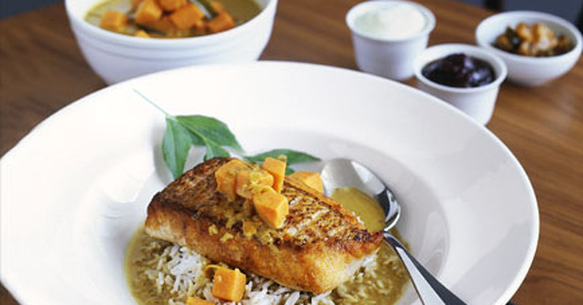 Sri Lankan snapper curry with basmati rice and yoghurt - 9Kitchen