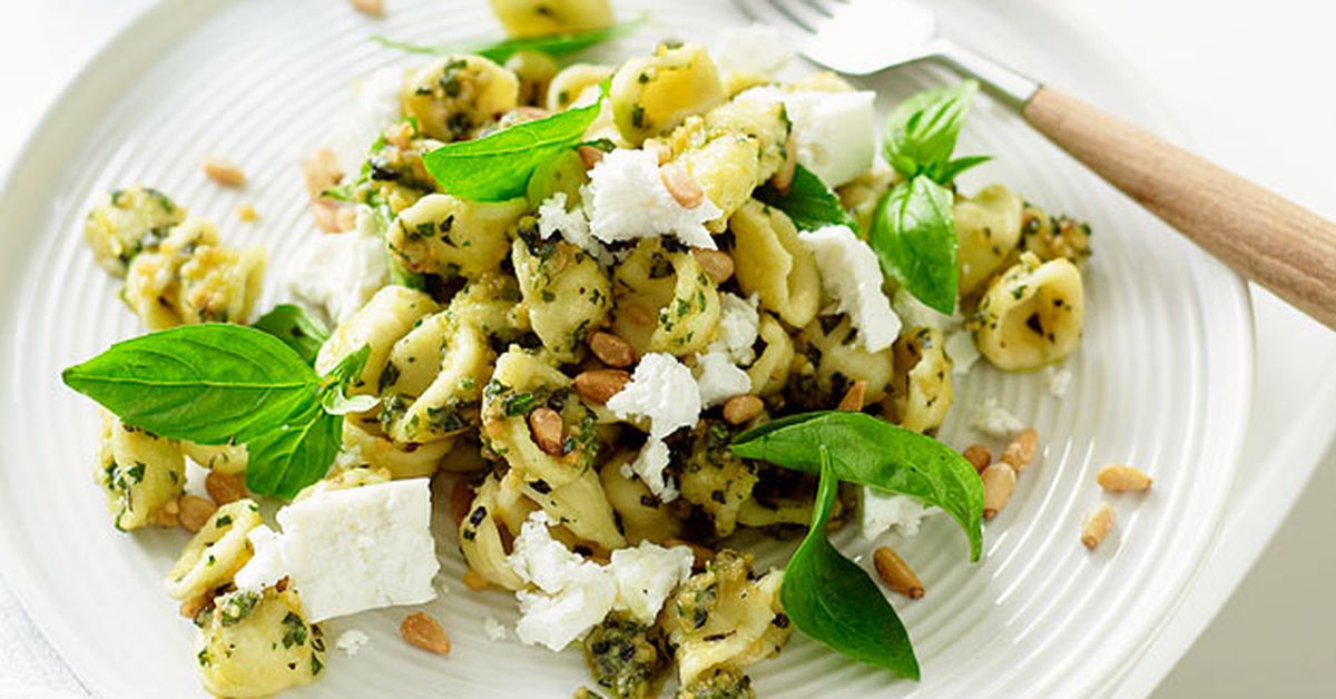 Torn pasta with garlic, rosemary & chickpeas - 9Kitchen