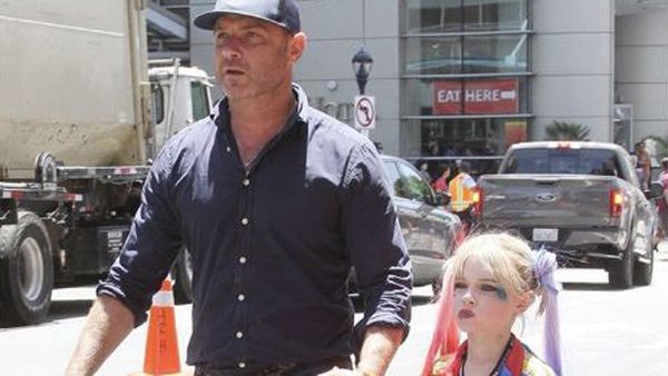 Liev Schrieber and son Kai, eight, his Comic-Con. Image: Twitter/@CGB Posts