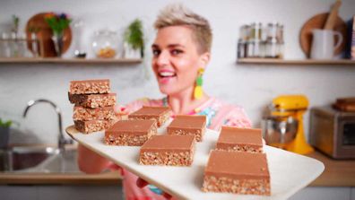 Jane de Graaff makes classic Mars Bar slice