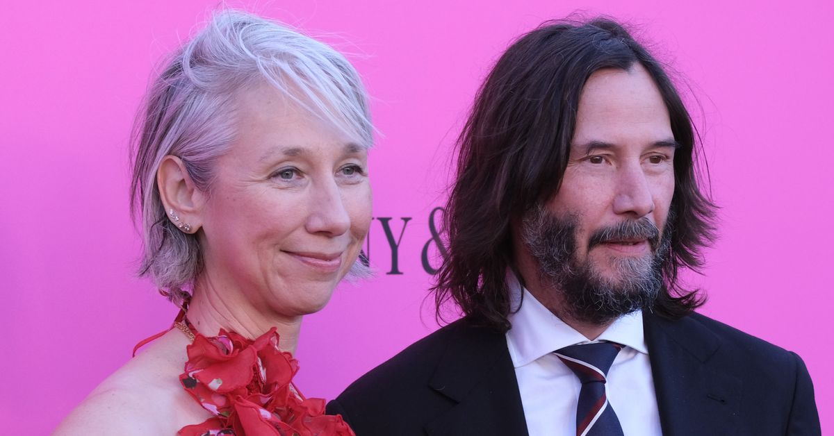 Keanu Reeves membuat komentar langka tentang hubungannya dengan Alexandra Grant