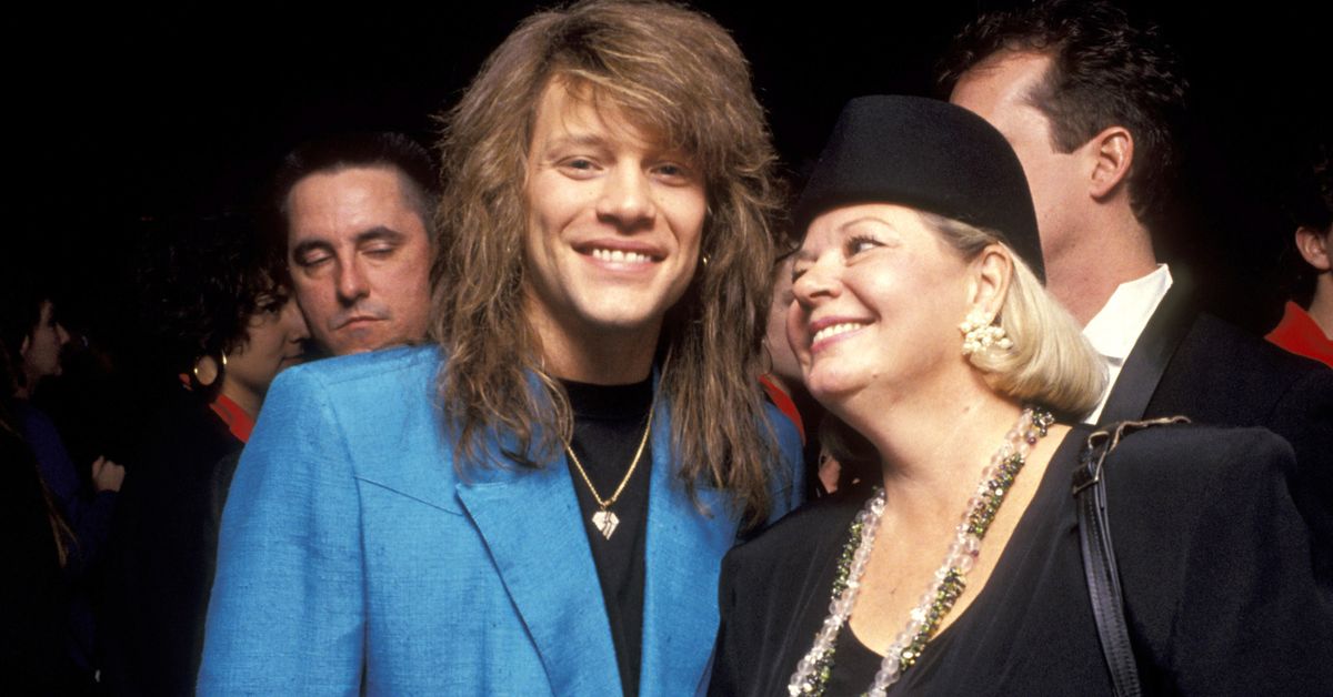 Muore la madre di Jon Bon Jovi: Carole Bongiovi è morta all’età di 83 anni