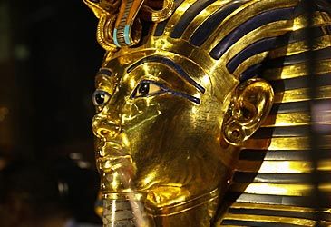 In which valley was the tomb of Tutankhamun found?