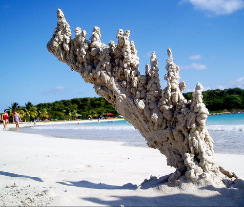 What happens when sand is struck by lightning? | Fulgurites Explainer