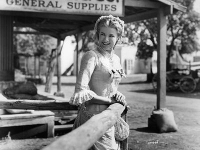 Grace on the set of 'High Noon', 1952