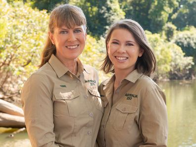 Terri Irwin with daughter Bindi Irwin.