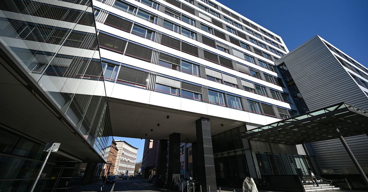 German nudity: Landlord wins right to sunbathe naked despite complaints