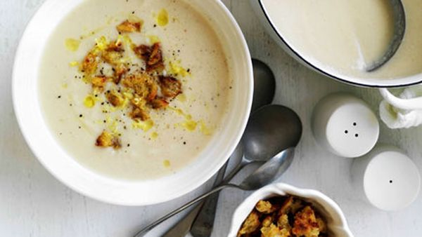 Cauliflower soup with mustard and croutons