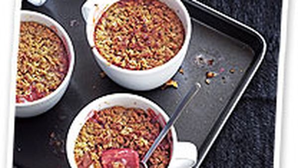 Rhubarb, pear and ginger crumbles