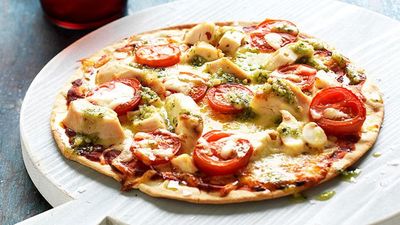 Recipe:&nbsp;<a href="http://kitchen.nine.com.au/2016/05/16/17/27/chilli-chicken-pizza-with-pesto" target="_top">Chilli chicken pizza with pesto<br>
</a>