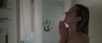 Elisabeth Moss, The Invisible Man, on set, shower