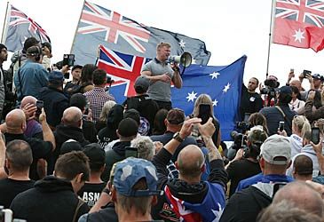 Which federal senator was criticised for attending Saturday's Reclaim St Kilda rally?