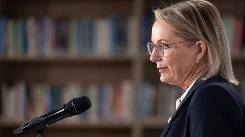 Muhalefet lideri Sussan Ley, Centre for Independent Studies'te bir konuşma yapıyor.