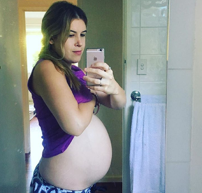 Lexi Crouch pregnancy selfie