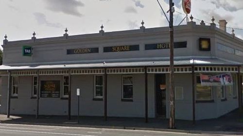 Diner claims Victorian publican took back part of meal after price row