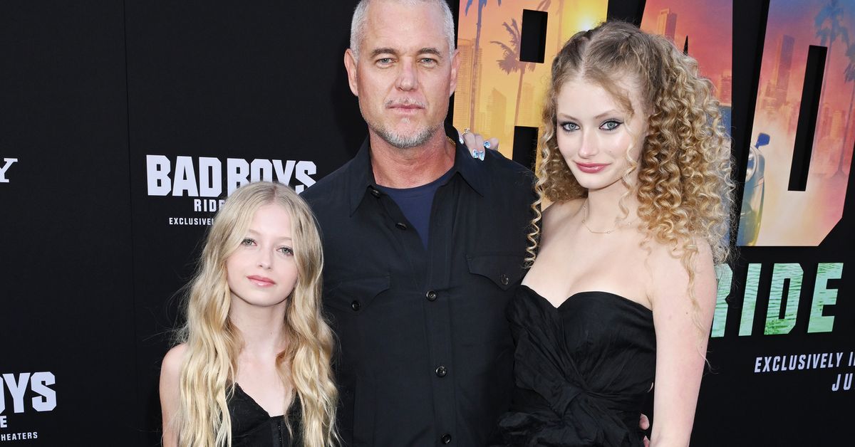 ’90s star’s daughter is her spitting image at movie premiere