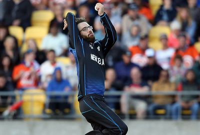 Daniel Vettori - NZ. 15 wickets (8th) at 20.46.