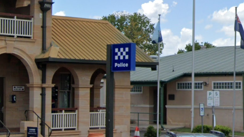 Queensland Police are today continuing to search for a man who attacked an officer and escaped custody yesterday after being escorted to the Warwick watch house. 