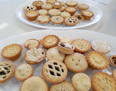 Assorted Christmas fruit mince pies