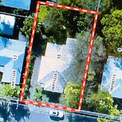 Agents admit rundown $950,000 Brisbane home ‘is not worth renovating’