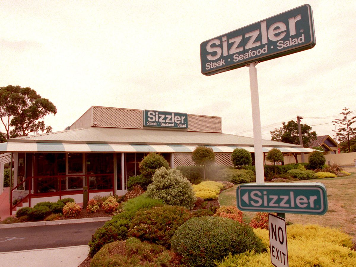 Maroochydore Sizzler Forced To Close Early As Customers Rush To Iconic Australian Restaurant Chain For The Final Time