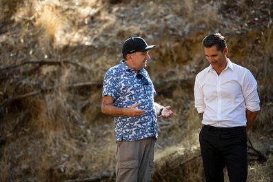 Robert Connolly and Eric Bana collaborate on set of The Dry.