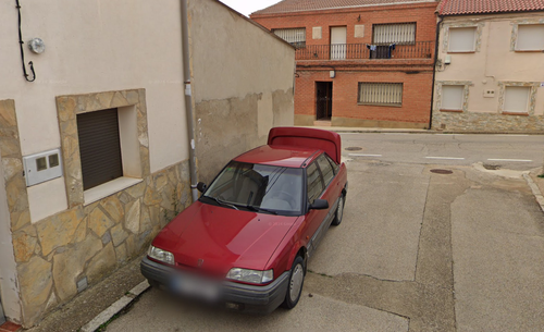 Google Maps image captures man stuffing body into boot in Soria, Spain